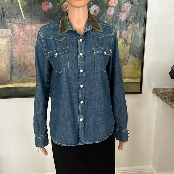 **5 MORE DAYS TO MAKE AN OFFER** Millau button down jean shirt - Picture 1 of 10